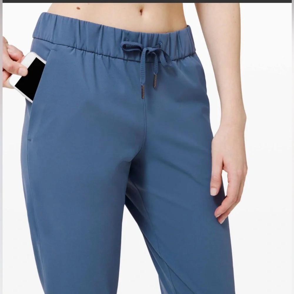 Lululemon Athletica On the fly Pants - Picture 4 of 9